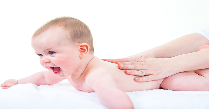 Một số động tác massage cơ bản cho trẻ sơ sinh, tuyệt chiêu giúp trẻ khỏe mạnh