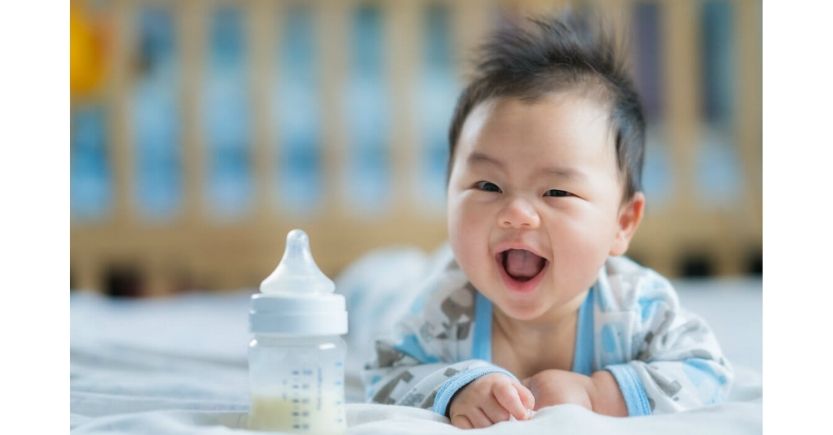 Tại sao chúng ta không cần cho trẻ sơ sinh dưới 6 tháng tuổi uống nước?