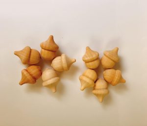Quả sồi bằng gỗ