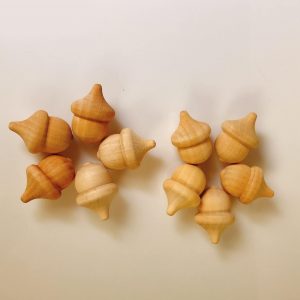 Quả sồi bằng gỗ